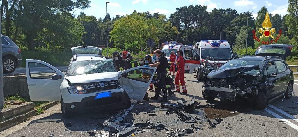 Paruzzaro: incidente stradale con tre feriti