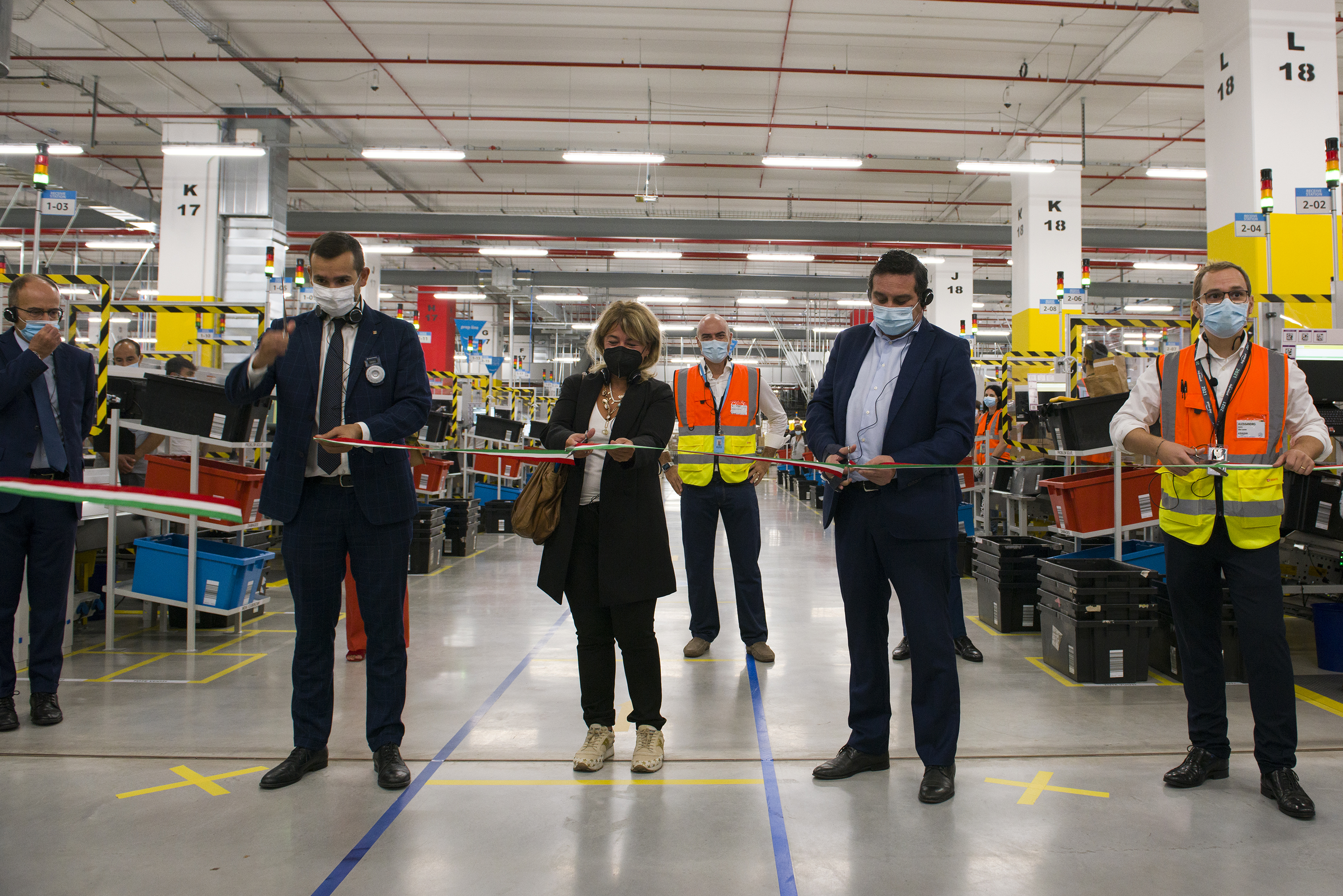 Amazon, da oggi operativo il centro di distribuzione di Novara
