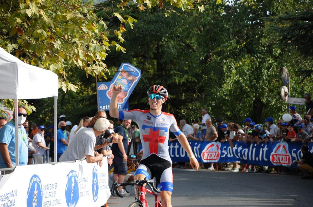 Ciclismo Il cureggese Manuel Oioli ha vinto in salita al Giro della Lunigiana (nelle province di La Spezia e Massa Carrara)