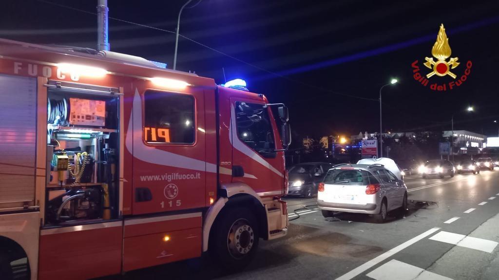 Tamponamento a Castelletto tra due auto