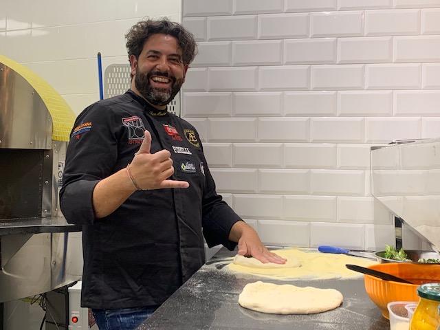Novara: lo chef Luca Mendozza campione italiano di pizza “Ai sapori di Calabria”