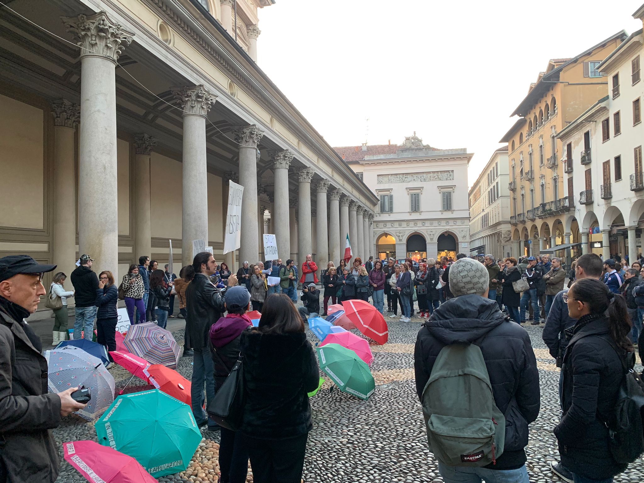 No Green Pass in piazza per il 13esimo sabato consecutivo: in 200 a manifestare