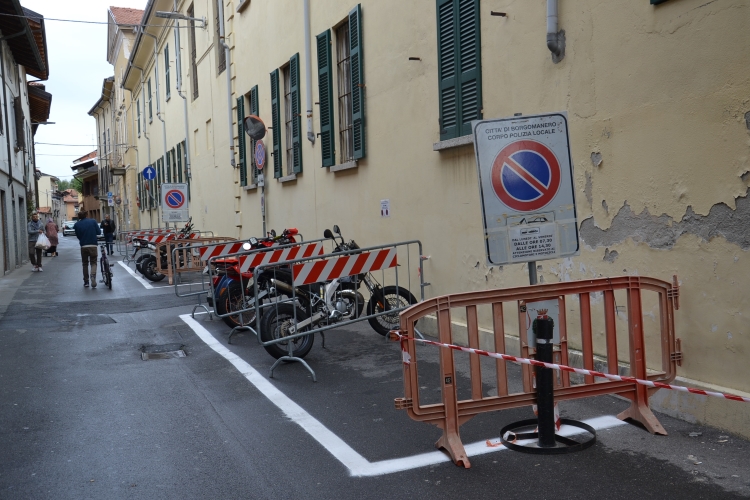Borgomanero Stalli per motocicli in via Valenzasca