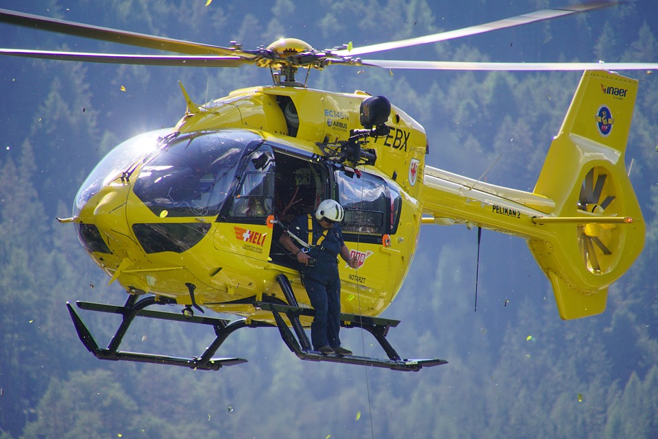 Auto contro furgone Assa: muore un 60enne
