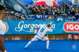 Derby Novara-Romentino: la protesta dei “Nuares”: «Tifiamo ma dalle biciclette»