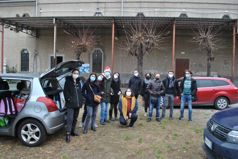 Doni di Natale consegnanti da un gruppo di giovani dell’Oratorio Borgomanero