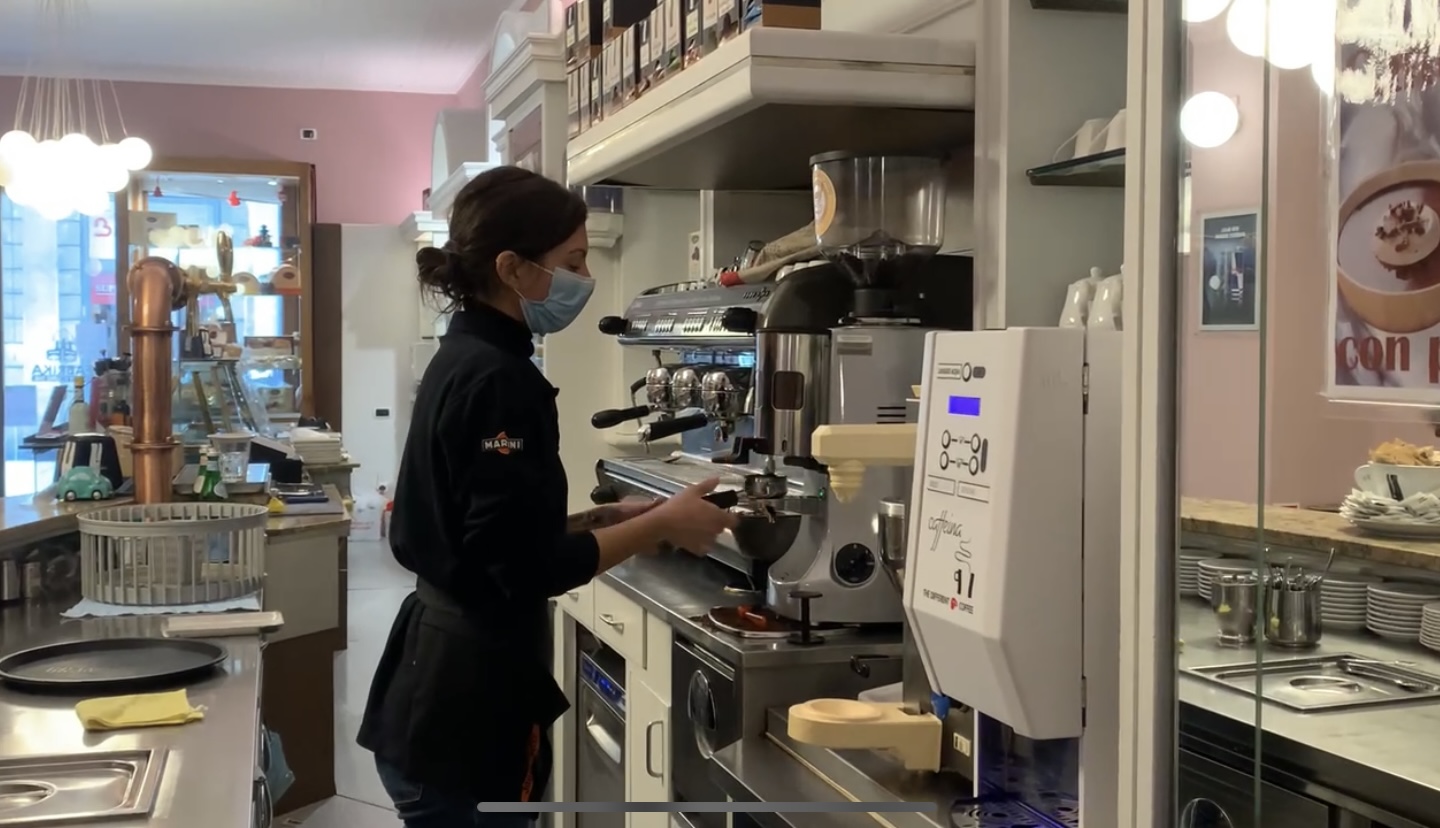 “Caro-colazione”: i rincari incidono sull’aumento del caffè al banco