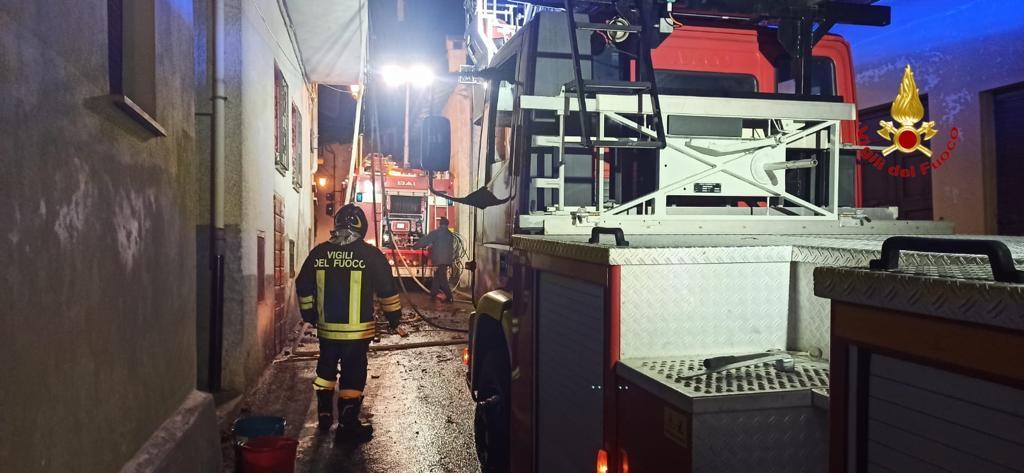 Incendio in un’abitazione a Lesa