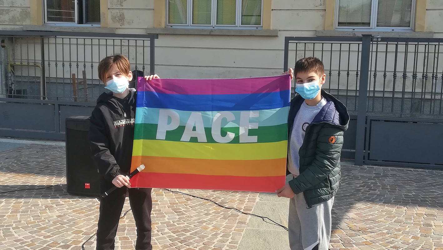 I bambini di Bellinzago dicono “no” alla guerra