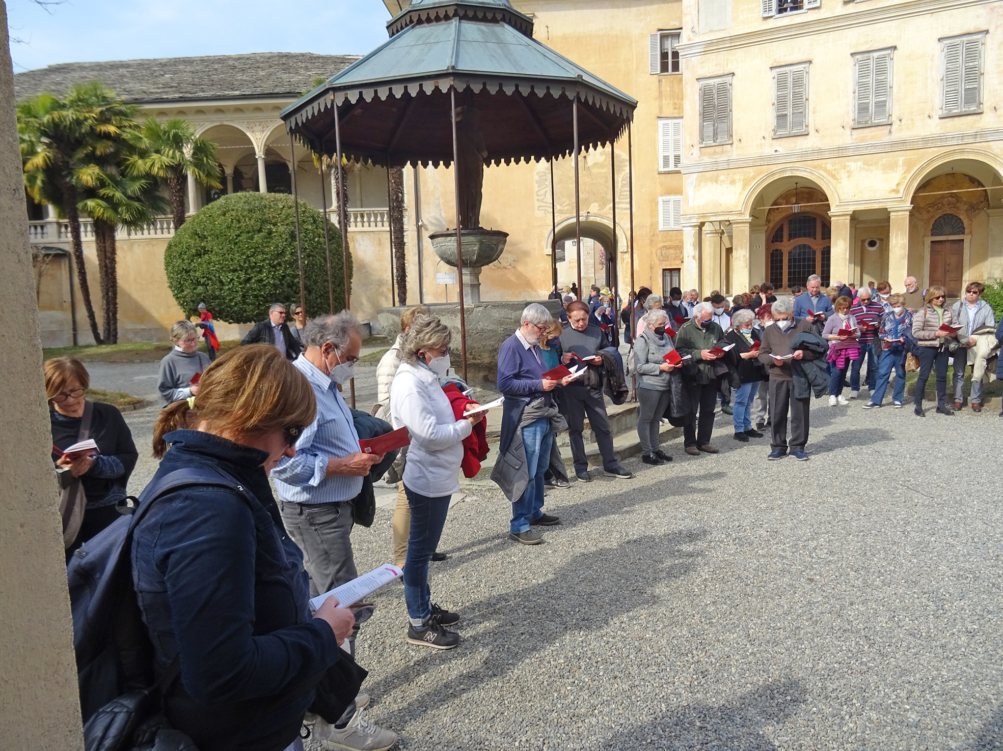 Castelletto, le parrocchie dell’UPM in pellegrinaggio a Varallo