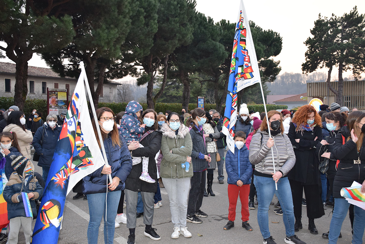 Gozzano, alunni e studenti solidali con gli Ucraini