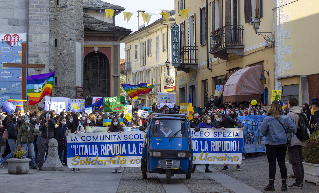 A Domodossola e Villadossola, marce e fiaccolata per la Pace