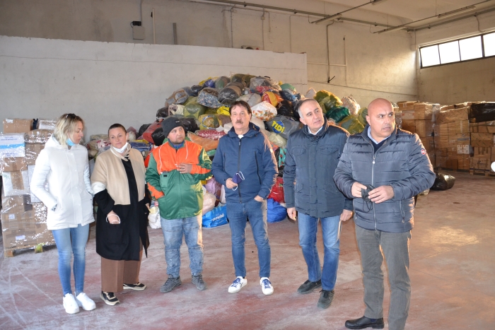 Borgomanero Raccolta per gli ucraini anche in via dell’Acacia