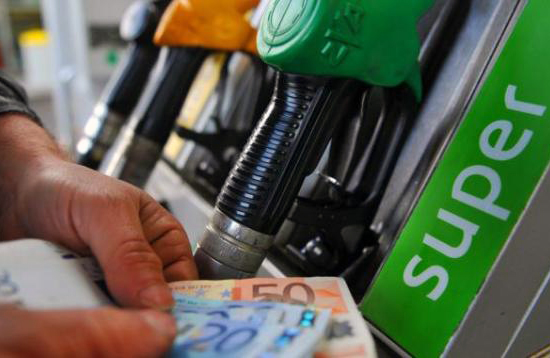 Caro carburante, le impressioni di benzinai e autotrasportatori ossolani
