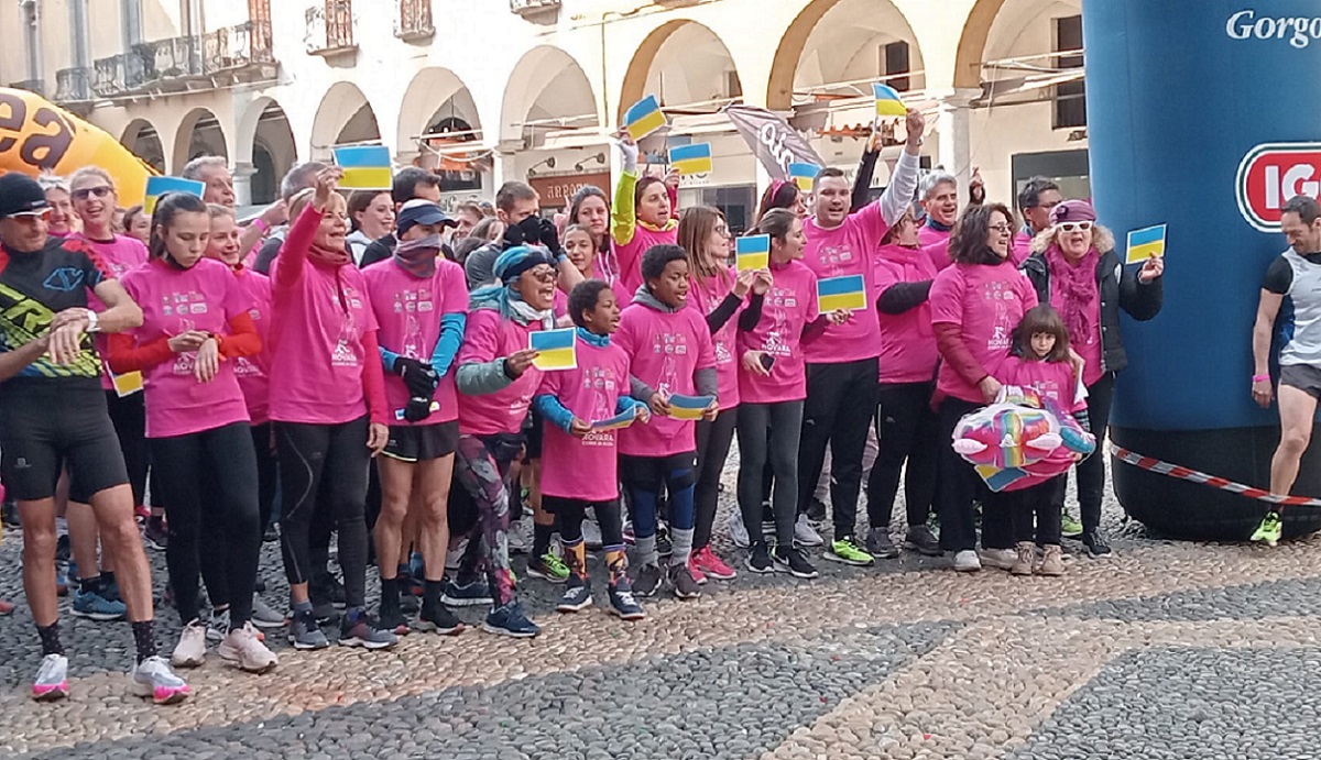 In 300 alla Novara Corre in rosa per aiutare le vittime di violenza