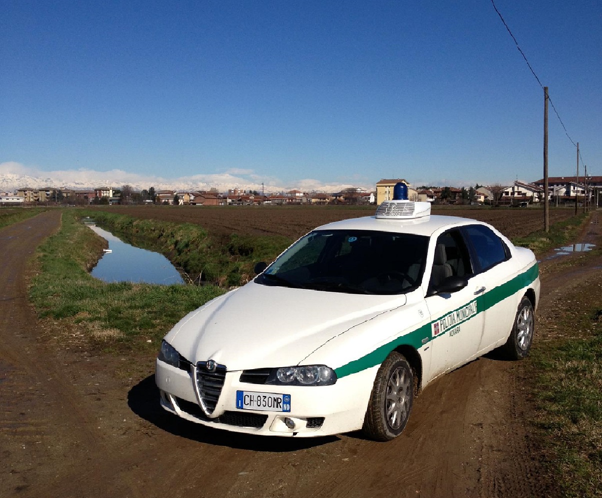 Novara: due agenti della Polizia locale sventano uno scippo in viale Turati