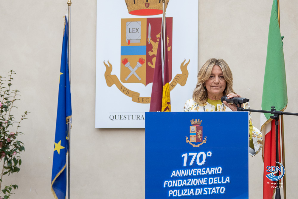 Festa della Polizia al Broletto: il saluto alla città del Questore Rosanna Lavezzaro