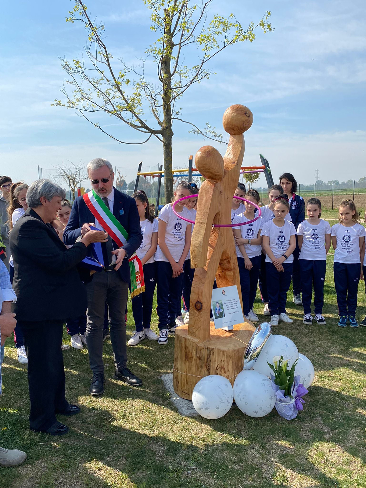 Oleggio: nuova scultura al parco Crystal per ricordare la piccola Cecala