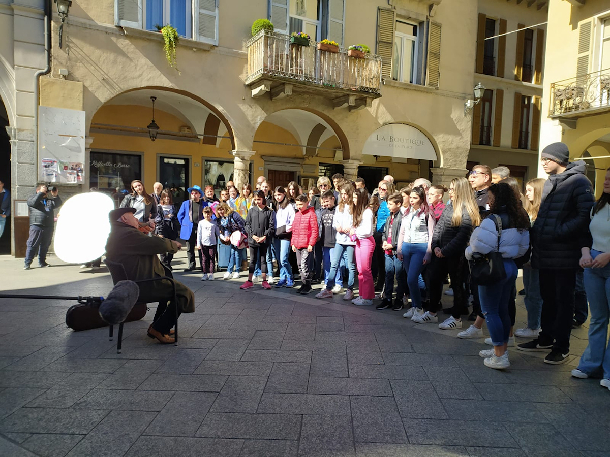 Piazza Mercato a Domodossola è diventata un set cinematografico