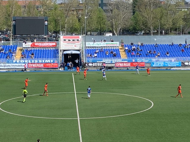 Il Novara vince 3 a 0 con il Pont Donnaz e resta in vetta
