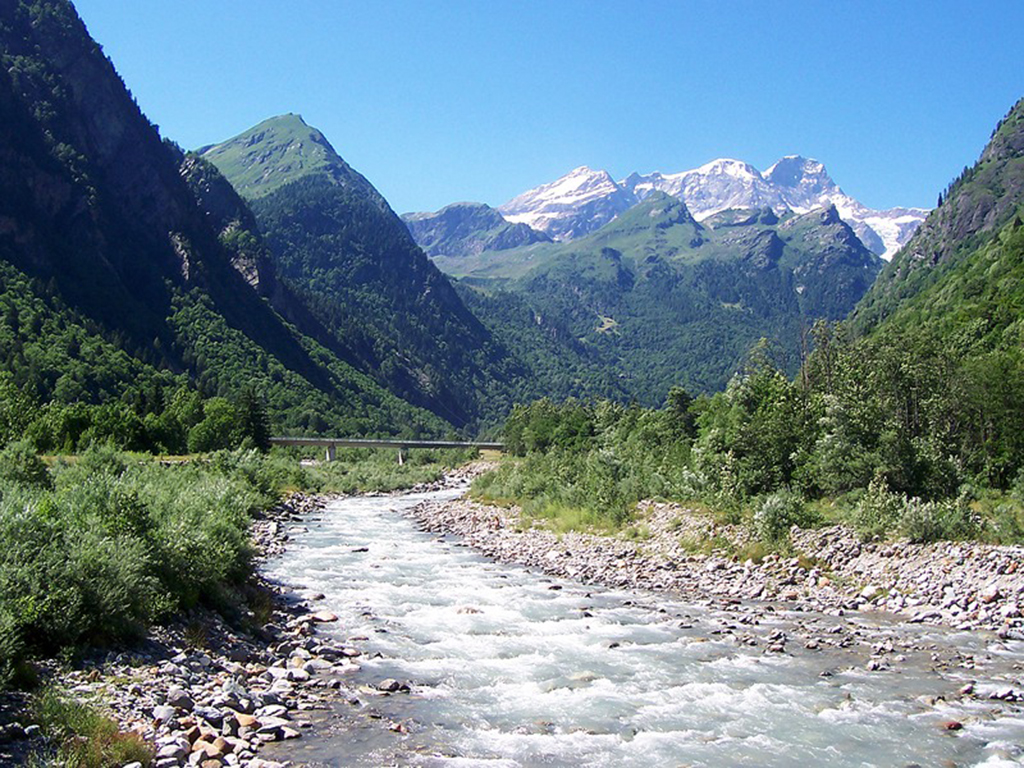 Il fiume Sesia “fugge” dal novarese