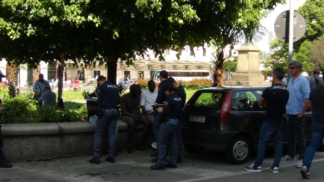 Novara: controlli in Stazione e zona Allea da parte della Polizia di Stato