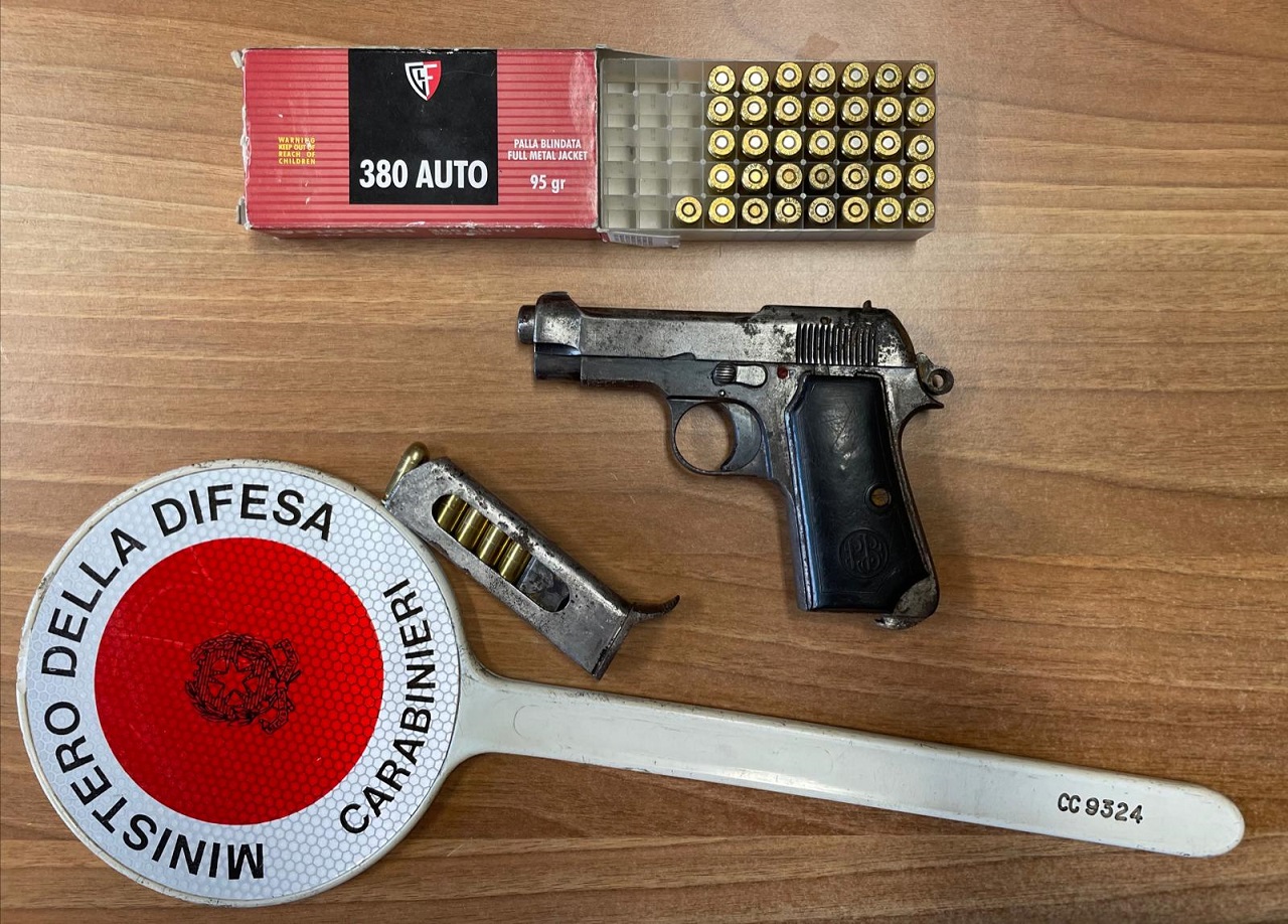 Castelletto: catturato dai Carabinieri pluripregiudicato. Con sé aveva una pistola, cartucce e droga