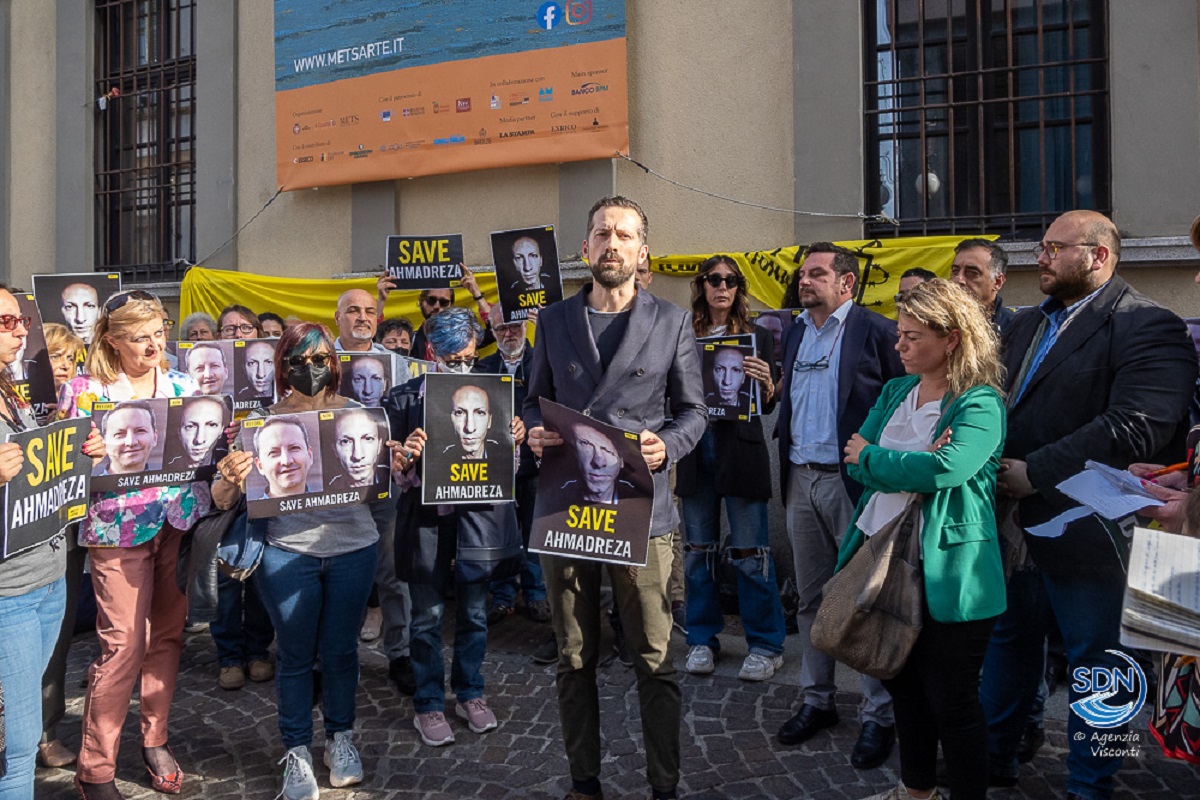 Oltre 100 persone al sit-in a Novara contro la condanna a morte di Djalali
