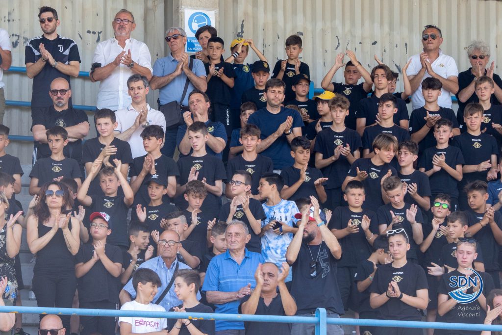 I funerali di Leo Balzaretti a Bellinzago Novarese: adesso gioca nella squadra degli angeli