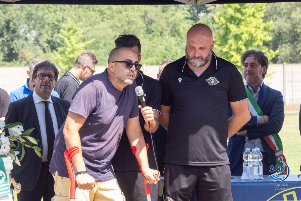 I funerali di Leo Balzaretti a Bellinzago Novarese: adesso gioca nella squadra degli angeli