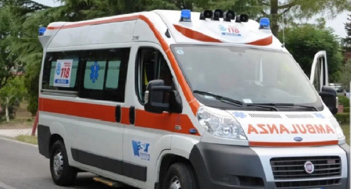 Donna investita a Borgomanero, i colleghi: «Aiutateci a trovare il responsabile»