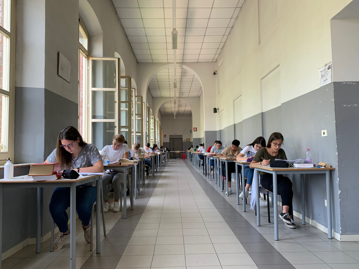 Maturità 2022: il vescovo Franco Giulio scrive agli studenti