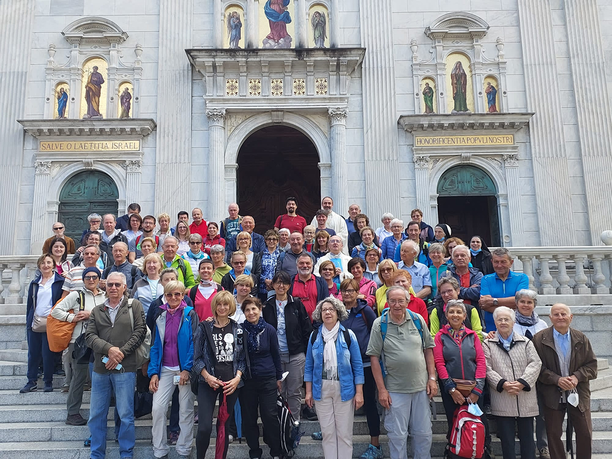 Da Boccioleto, Rossa e Roccapietra i pellegrini colorano il Sacro Monte