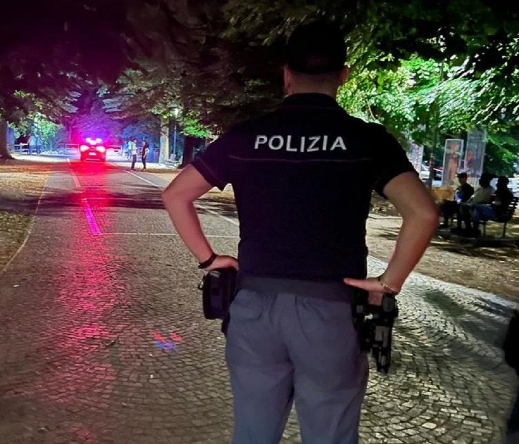 Controlli della Polizia in centro a Novara