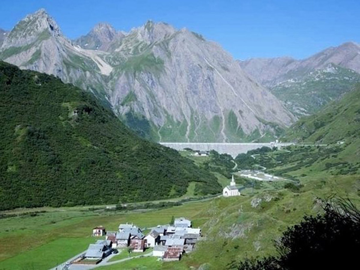 Sulle piste da sci di Riale la neve c’è ma non si vede