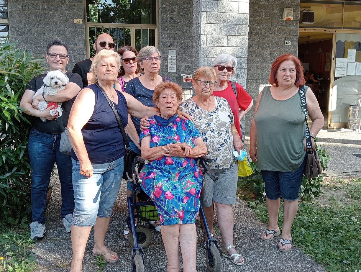 A Novara San Rocco senza più servizi, la protesta dei residenti