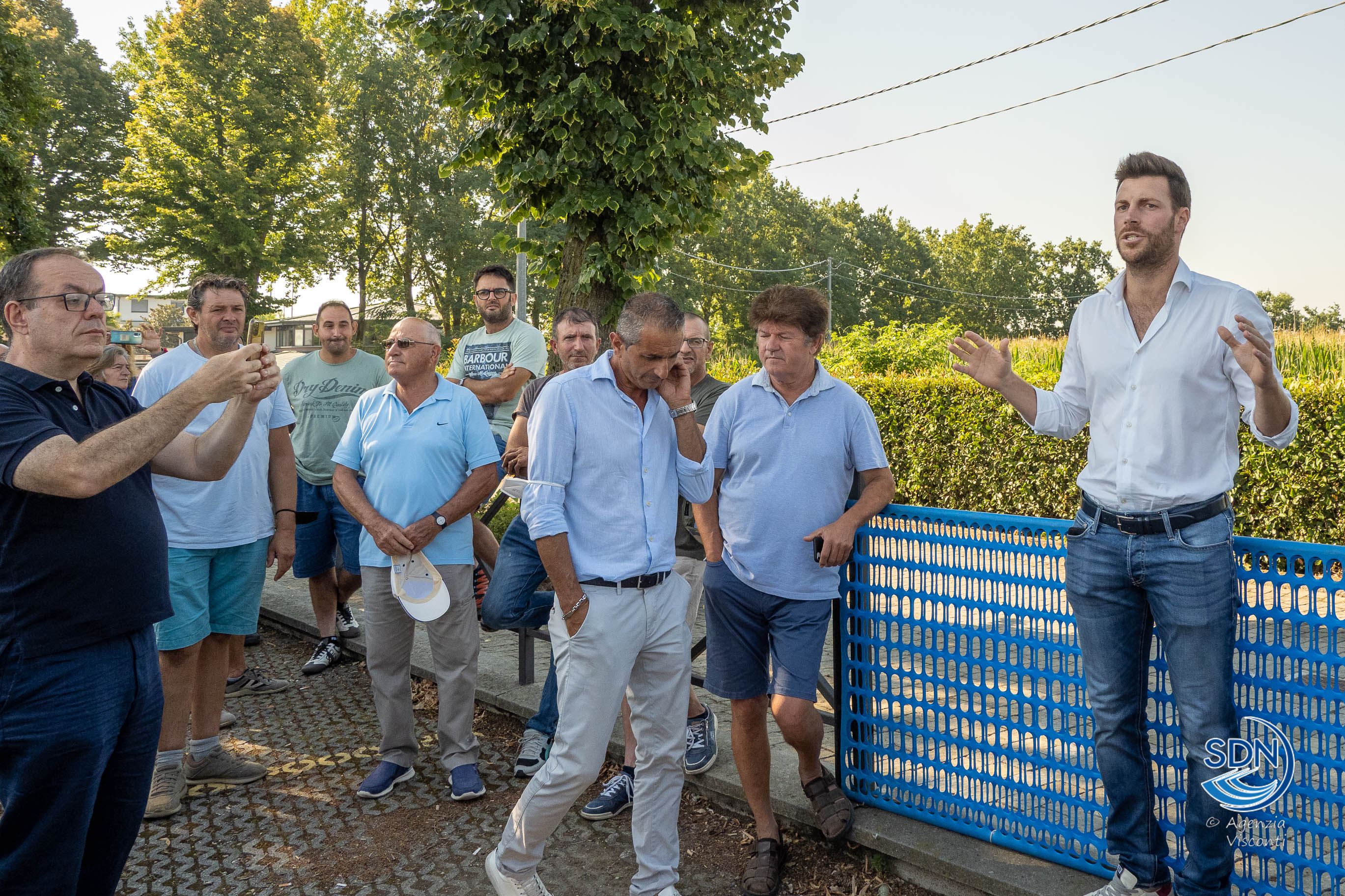 Non c'è più acqua: la protesta degli agricoltori novaresi a Novarello