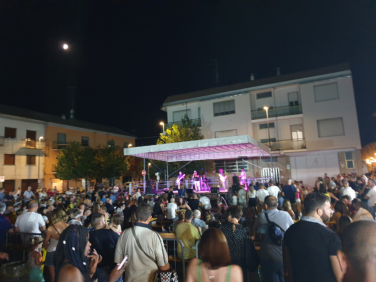 Bellinzago Novarese: street food e musica accendono le serate d’estate