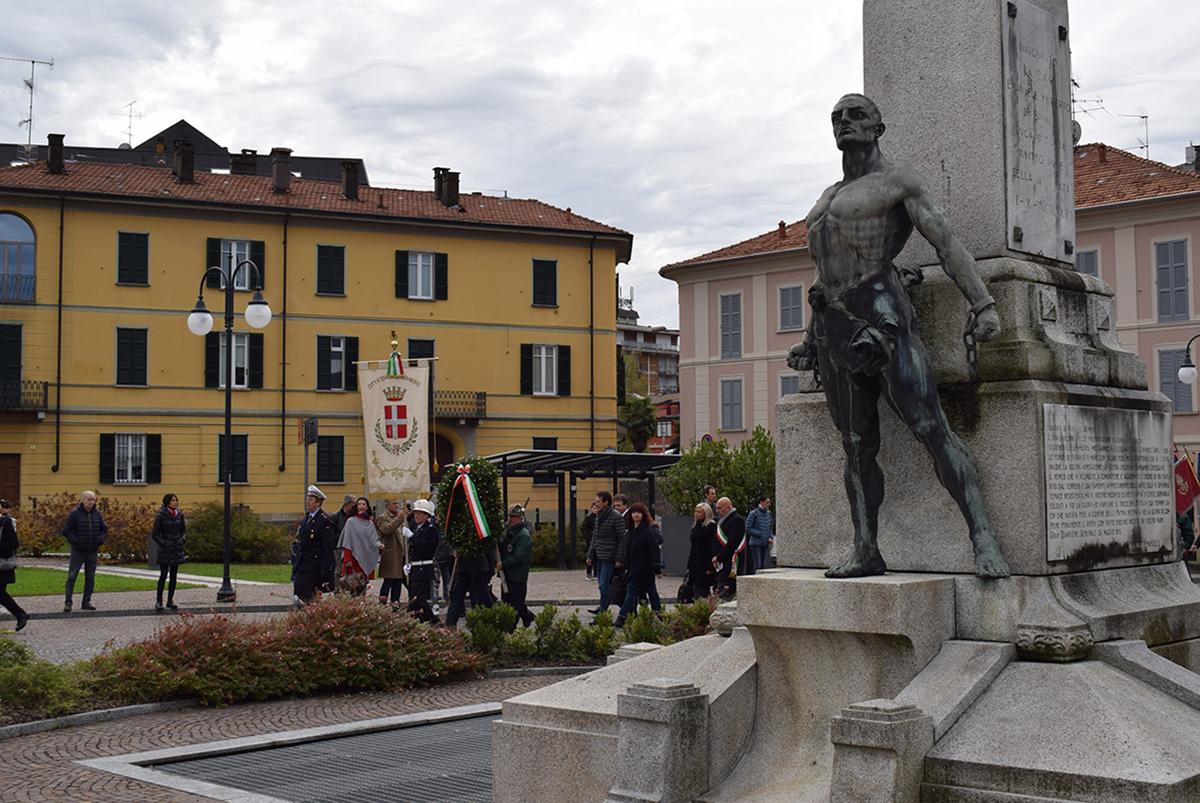 Borgomanero: al “Niclin” serve un restauro: progetto per rimettere a nuovo il monumento ai Caduti