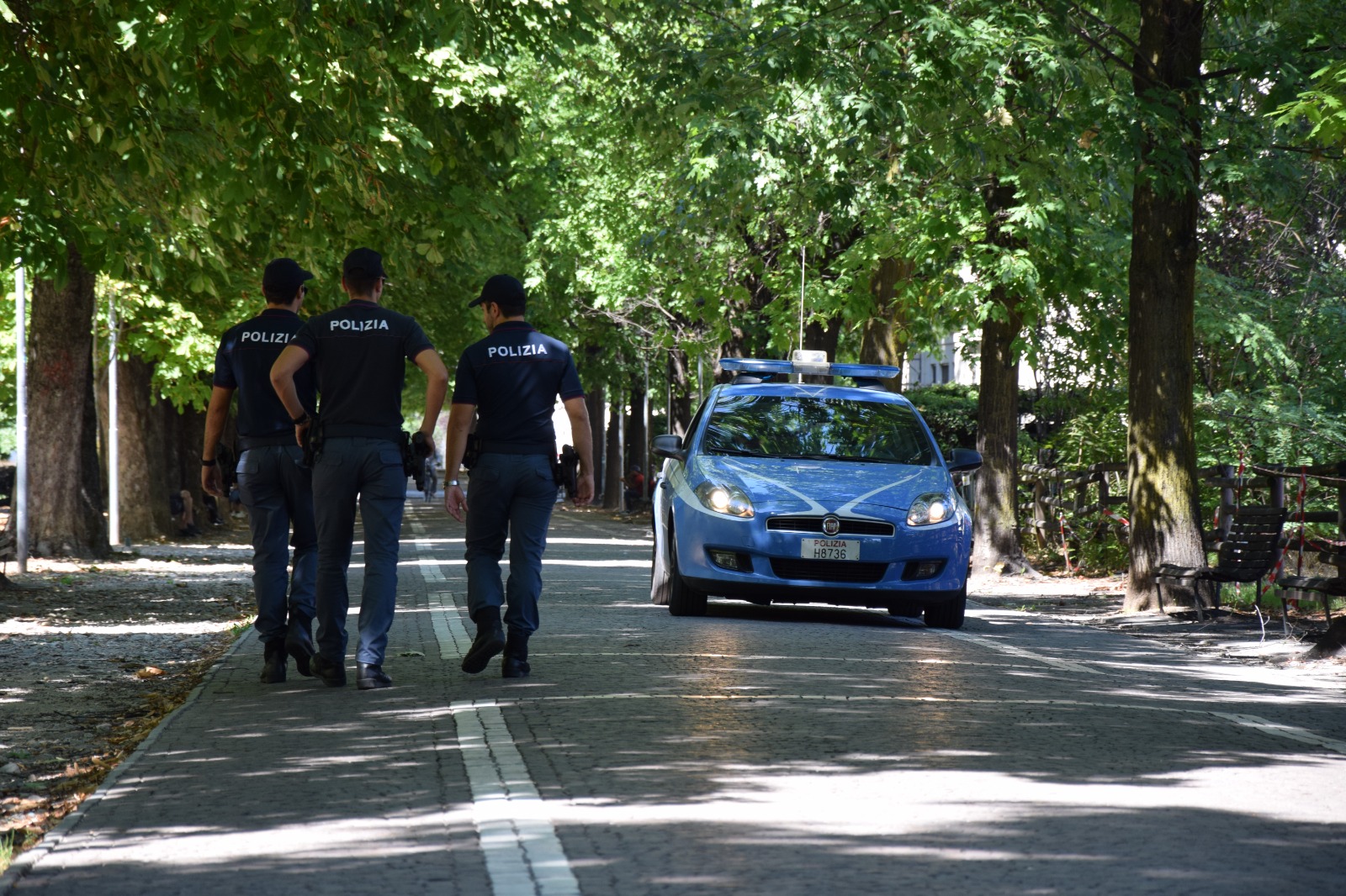 Novara, spruzza spray al peperoncino in un dehor: Daspo urbano per un giovane