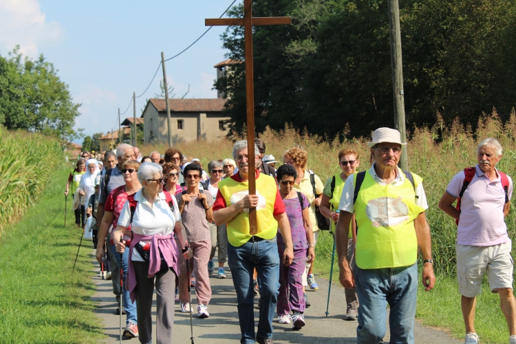 Borgomanero San Bartolomeo, pellegrinaggio dal centro vaccinale di Santa Croce