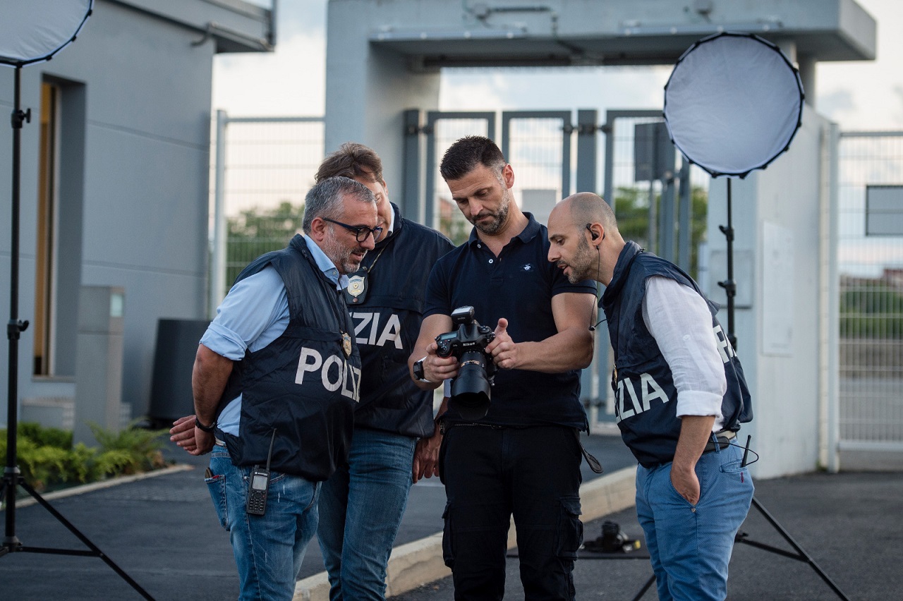 Calendario 2023 della Polizia di Stato: a raccontare il Paese le immagini realizzate dagli stessi poliziotti