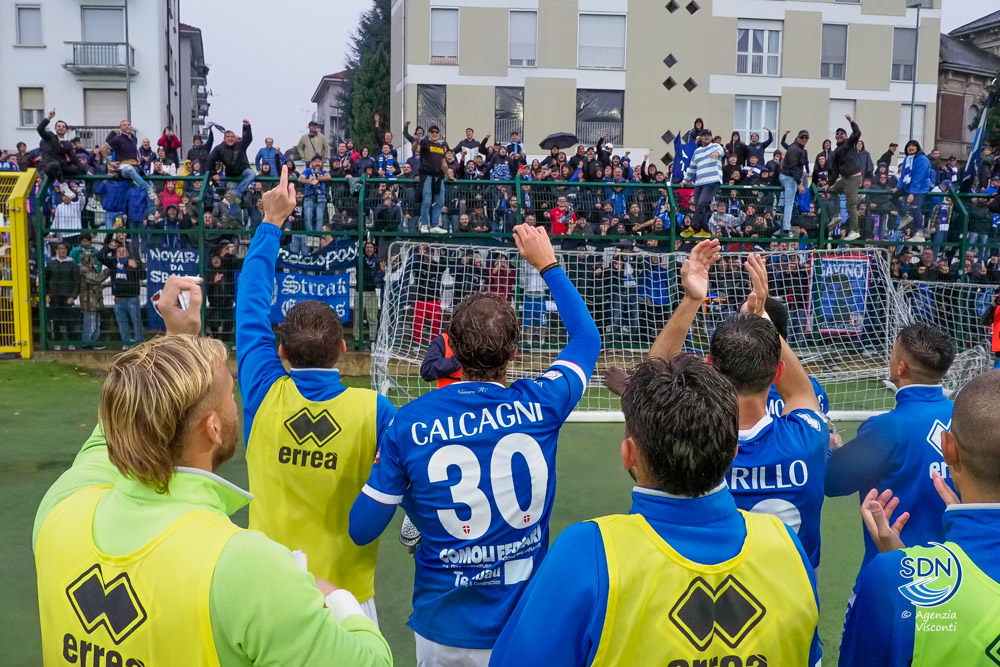 Un gran Novara vince il derby a Vercelli per 2 a 1, Cevoli: “Ringrazio i tifosi per il sostegno” (photo gallery)