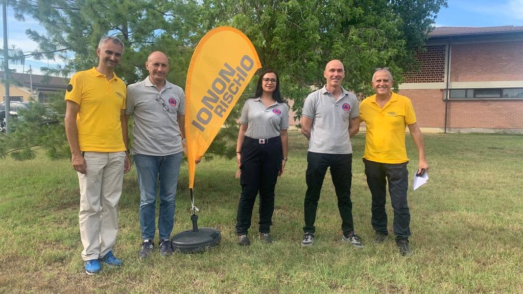 I volontari scendono in piazza  per la campagna “Io non rischio” a Intra e Baveno