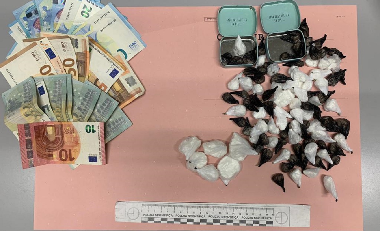 Novara: dosi di cocaina addosso e in casa; ventenne arrestato dalla Polizia