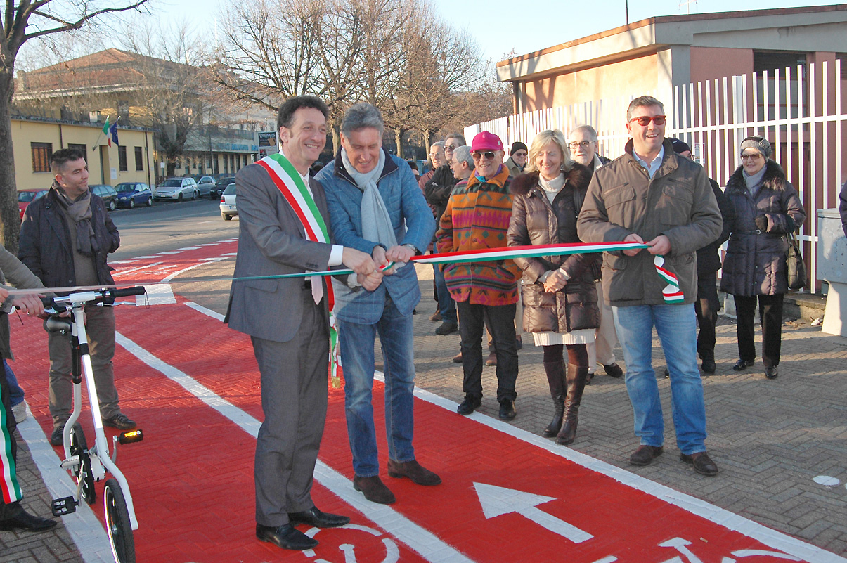 Arona città delle biciclette: ebike e piste ciclabili