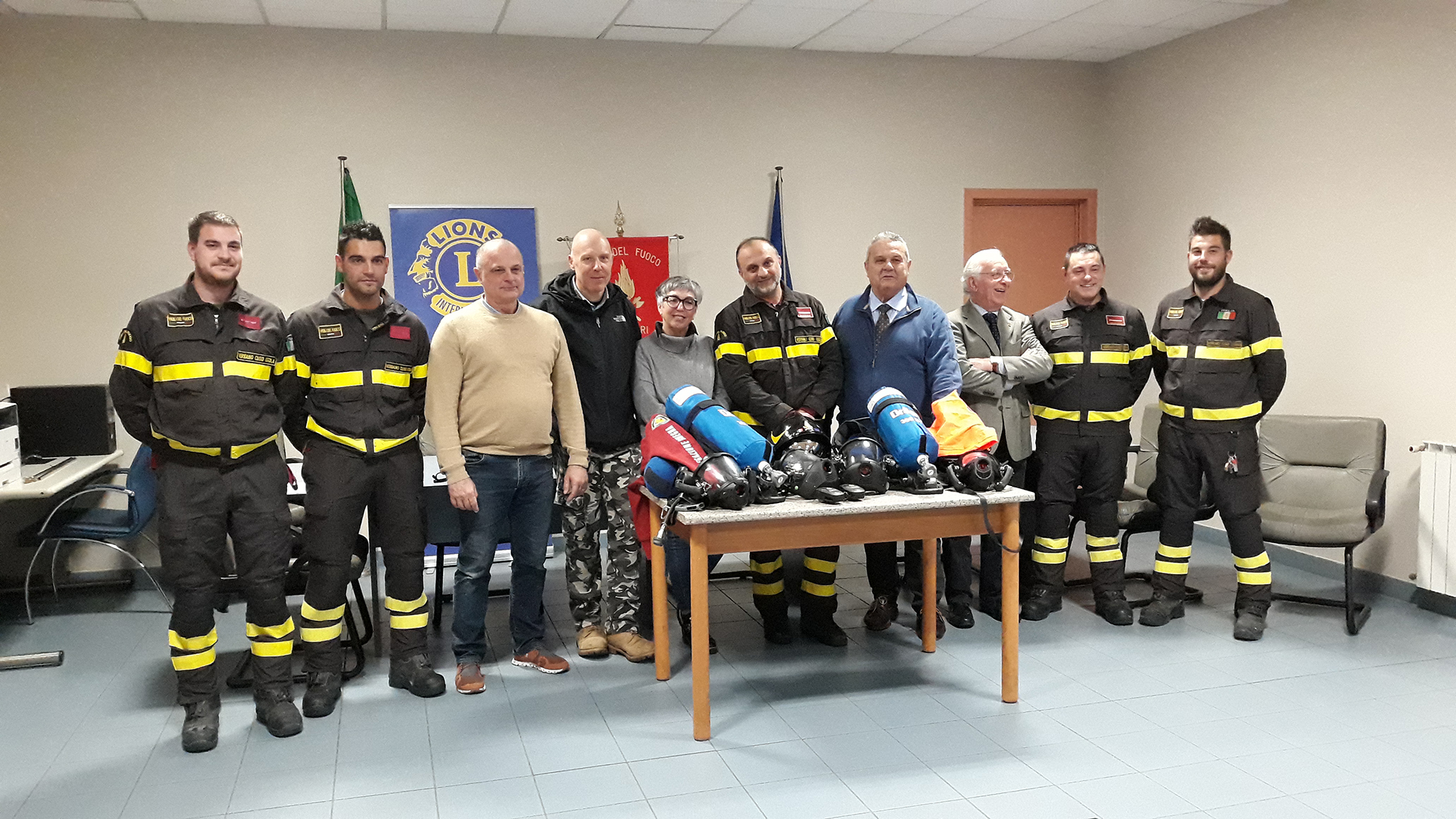 Il Lions Club di Omegna aiuta i vigili del fuoco