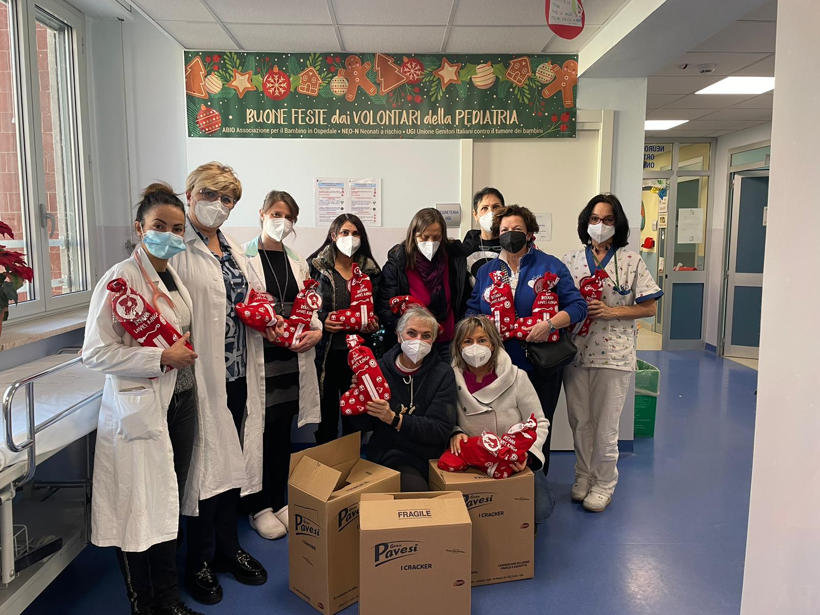 Tante calze della Befana per i bimbi oncologici dell’ospedale di Novara